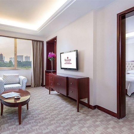 Готель Ramada Shenzhen Baoan Екстер'єр фото