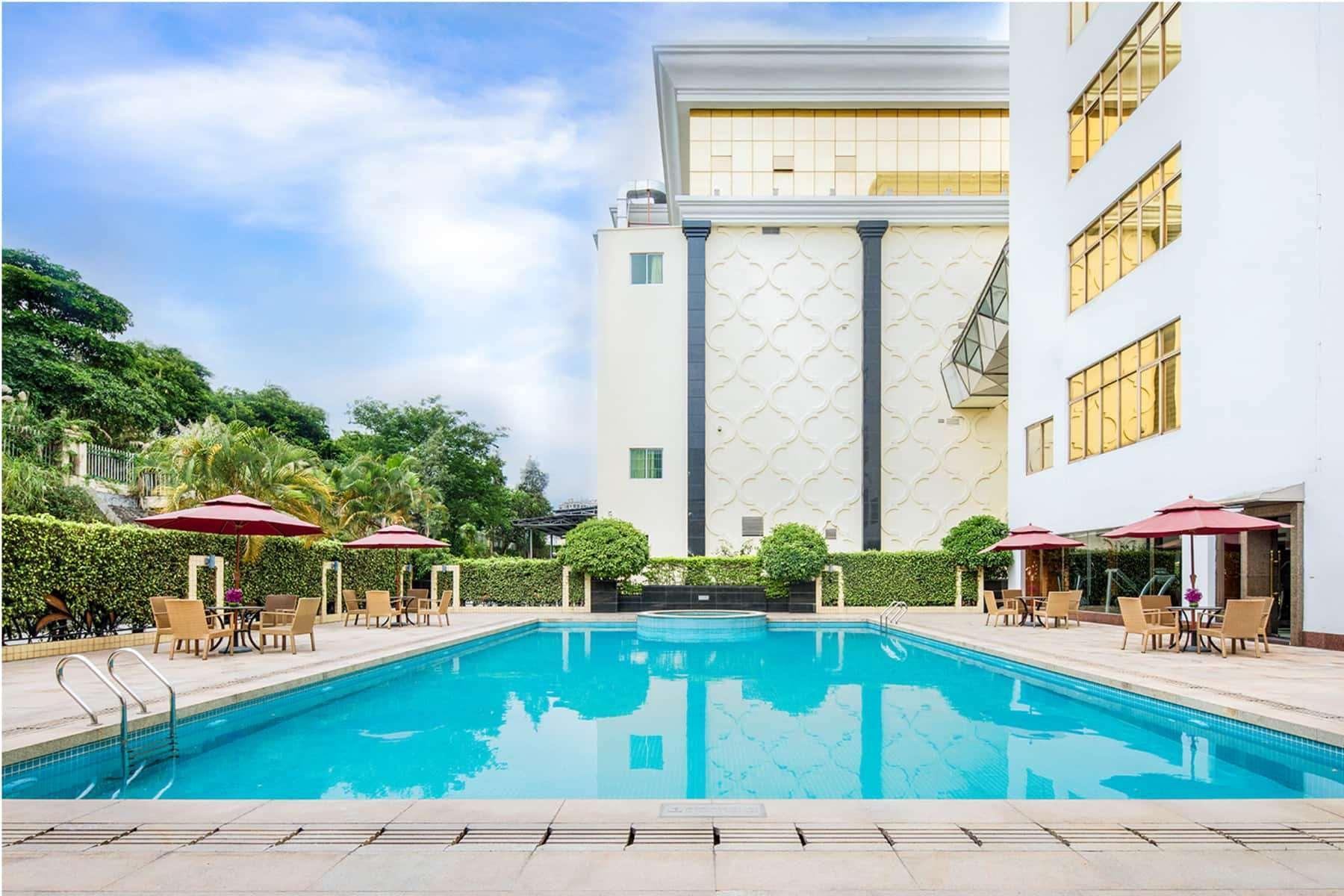 Готель Ramada Shenzhen Baoan Екстер'єр фото