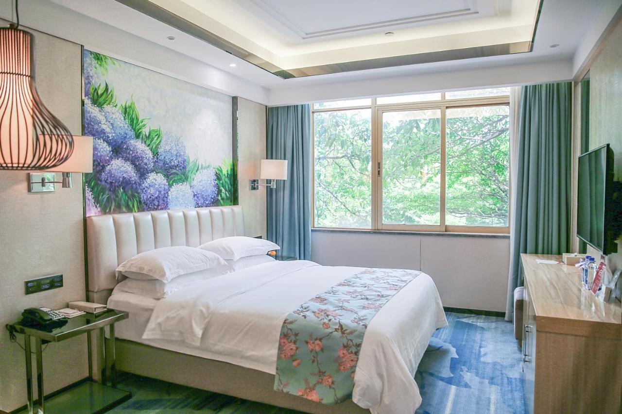 Готель Ramada Shenzhen Baoan Екстер'єр фото