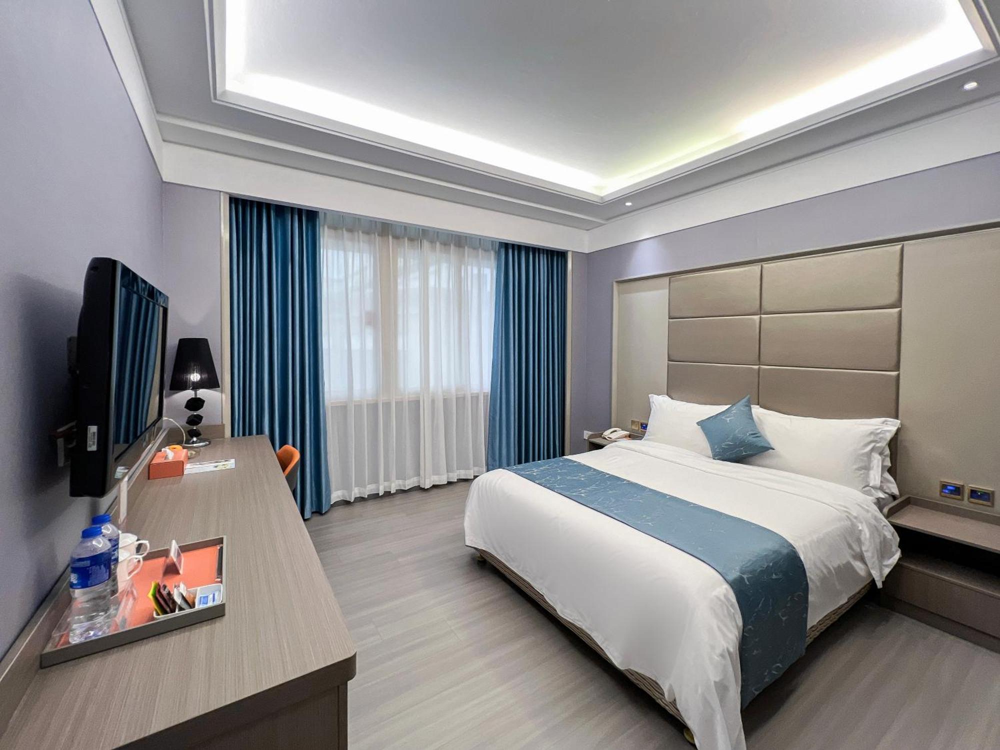 Готель Ramada Shenzhen Baoan Екстер'єр фото