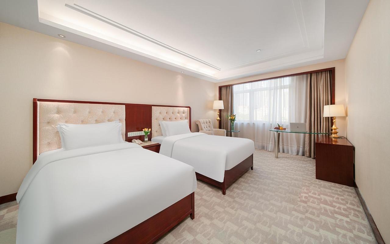 Готель Ramada Shenzhen Baoan Екстер'єр фото