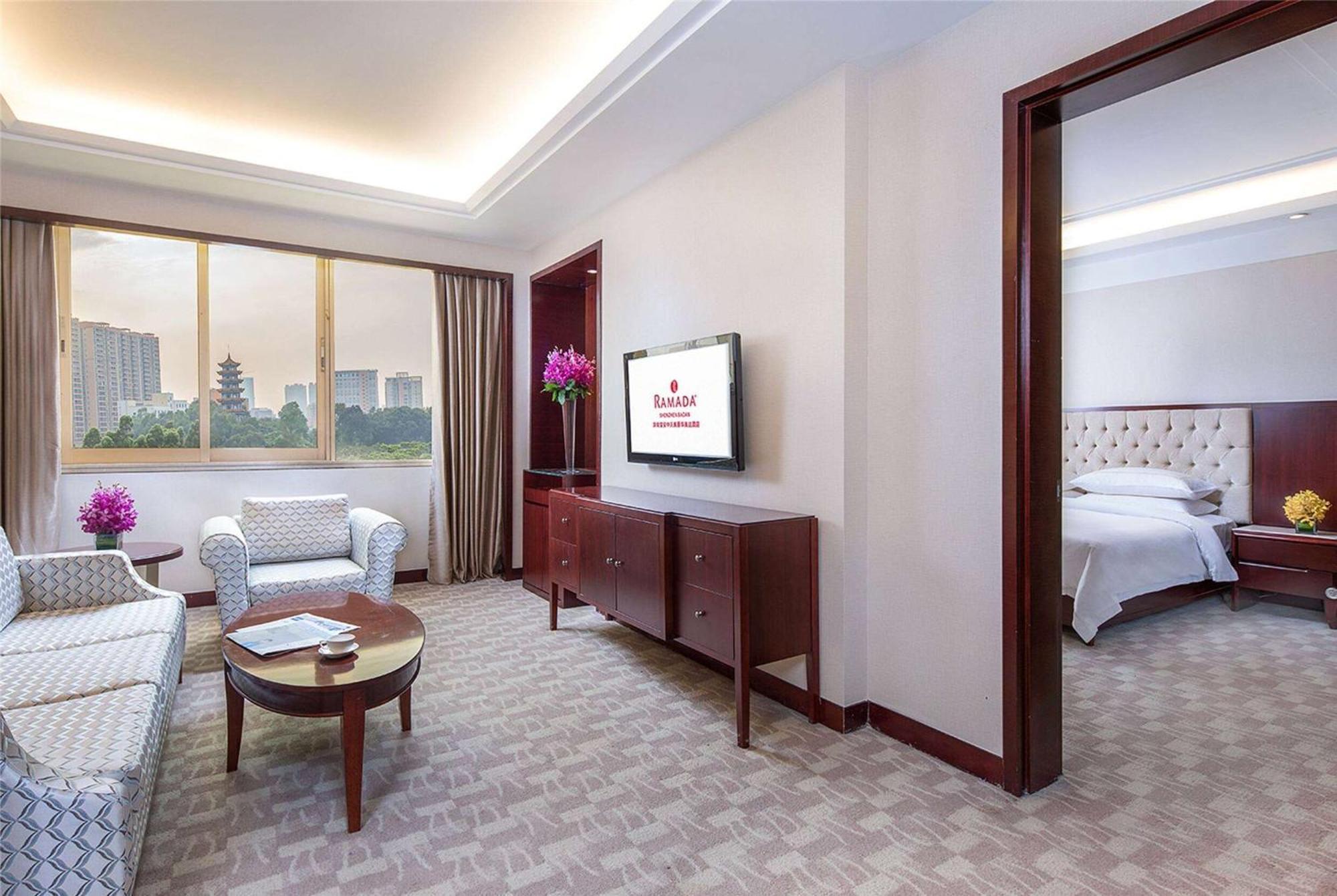 Готель Ramada Shenzhen Baoan Екстер'єр фото