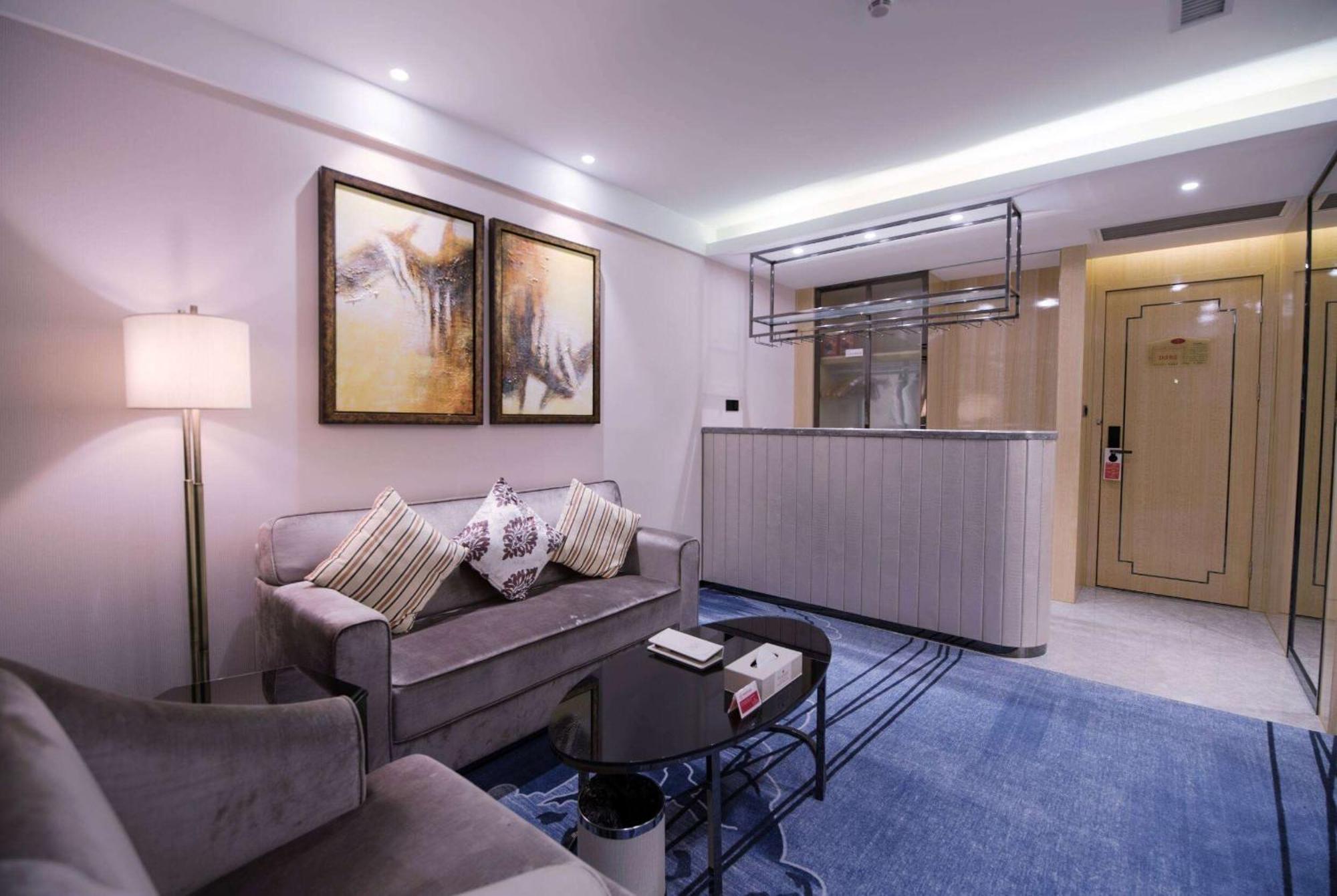 Готель Ramada Shenzhen Baoan Екстер'єр фото