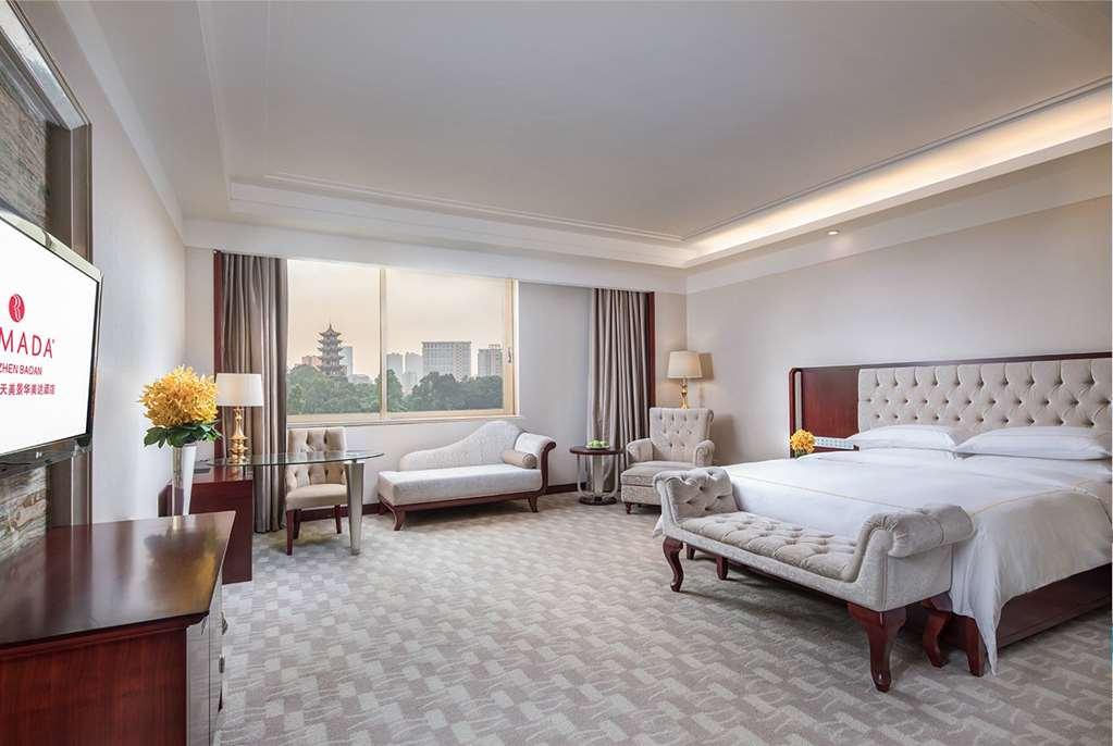 Готель Ramada Shenzhen Baoan Номер фото
