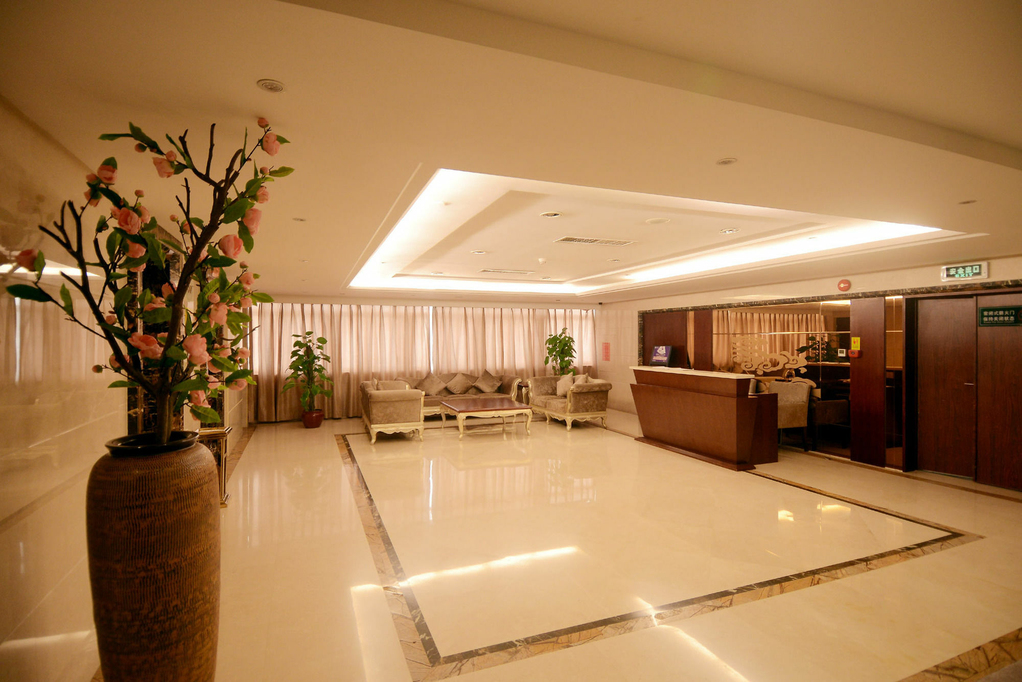 Готель Ramada Shenzhen Baoan Екстер'єр фото