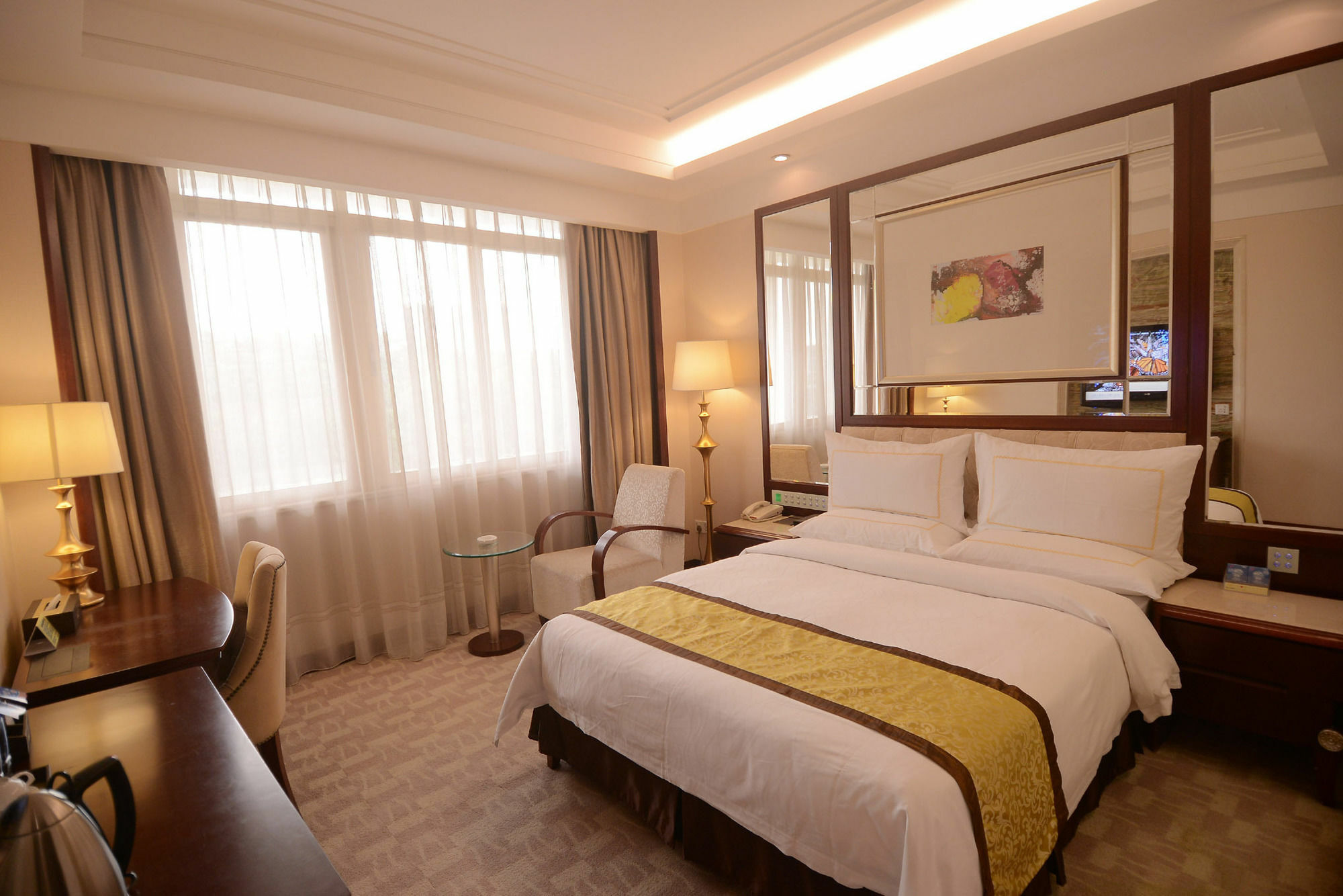 Готель Ramada Shenzhen Baoan Екстер'єр фото